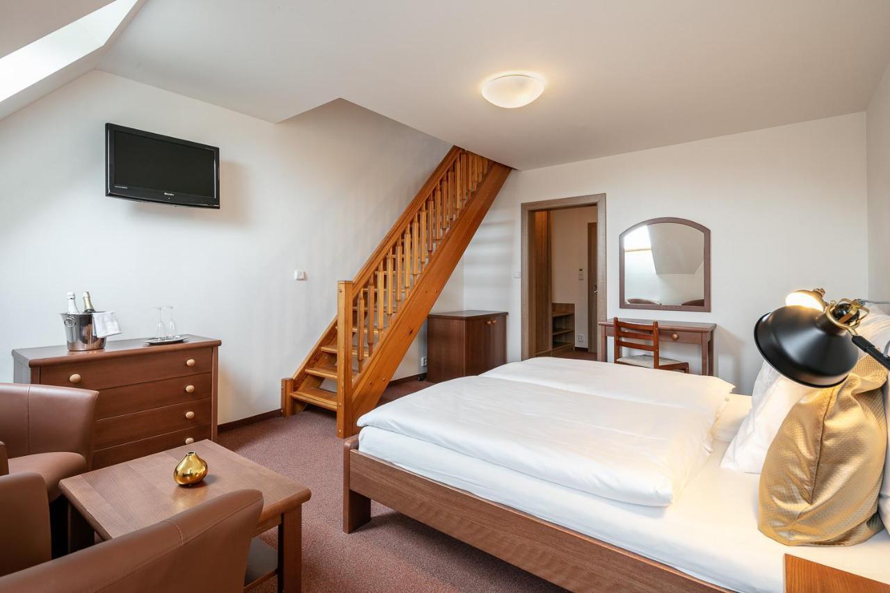 Pytloun Wellness Hotel Hasistejn Misto Luaran gambar
